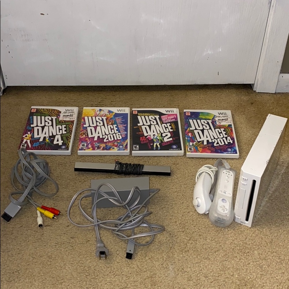 Nintendo Wii bundle including games